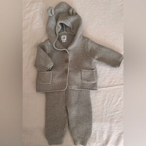 GAP Gray Knit Baby Set with Hood - 0-3 months